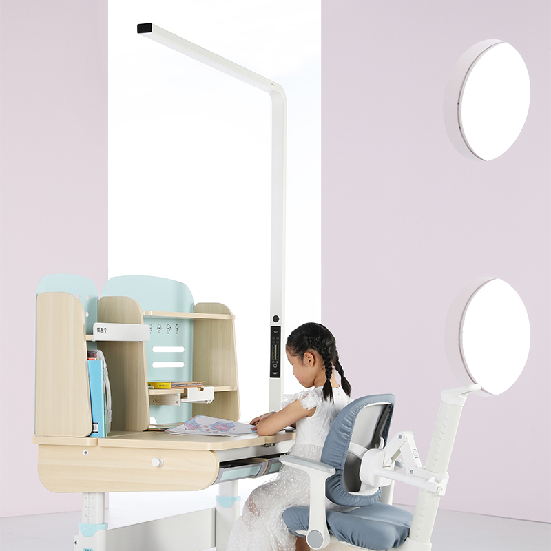 Frost Jingyuan 100 Table Lamp