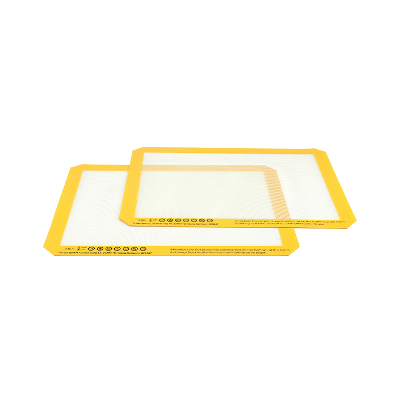 How do silicone coated placemats improve the stability of tableware during use through their anti-slip structural design?
