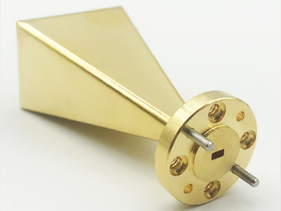 Standard Gain Horn：10.5G standard horn antenna Standing wave ratio: ≤1.3 (8-12G) Adopt waveguide to coaxial (SMA) Size: 254.5*138*114.5mm Weight: ≤1kg