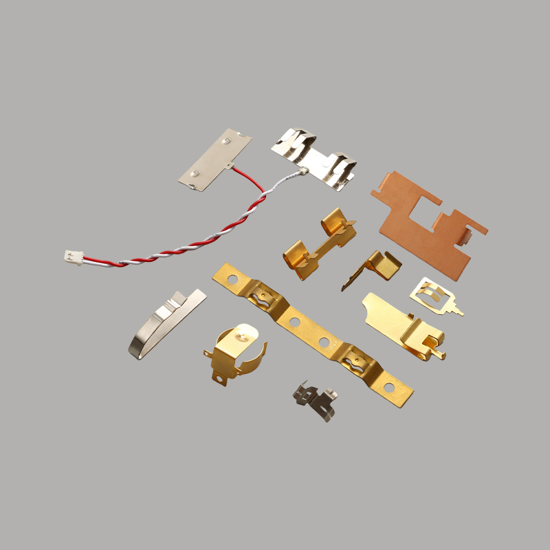 How can the contact resistance of a copper battery spring contact be prevented from increasing significantly during frequent insertion and removal?